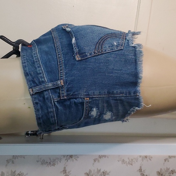 Hollister Women's Cut Off Distressed Blue Jean Shorts Size 28 - Picture 3 of 8